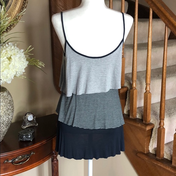 Hagel Black/Gray triple layer asymmetric top Small - Picture 2 of 2